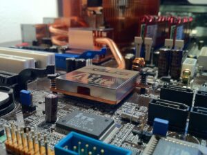 チップショットを寄せるための基本テクニックは？