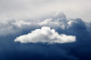 ゴルフで風が強い時の効果的な攻め方は？