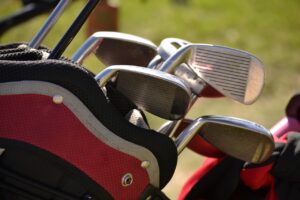 ゴルフのドライバーを上達させるためにプロが教えるポイントは？