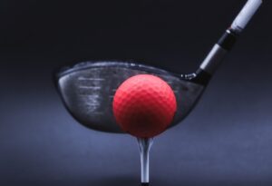 ゴルフのドライバーが芯に当たらない原因は何？
